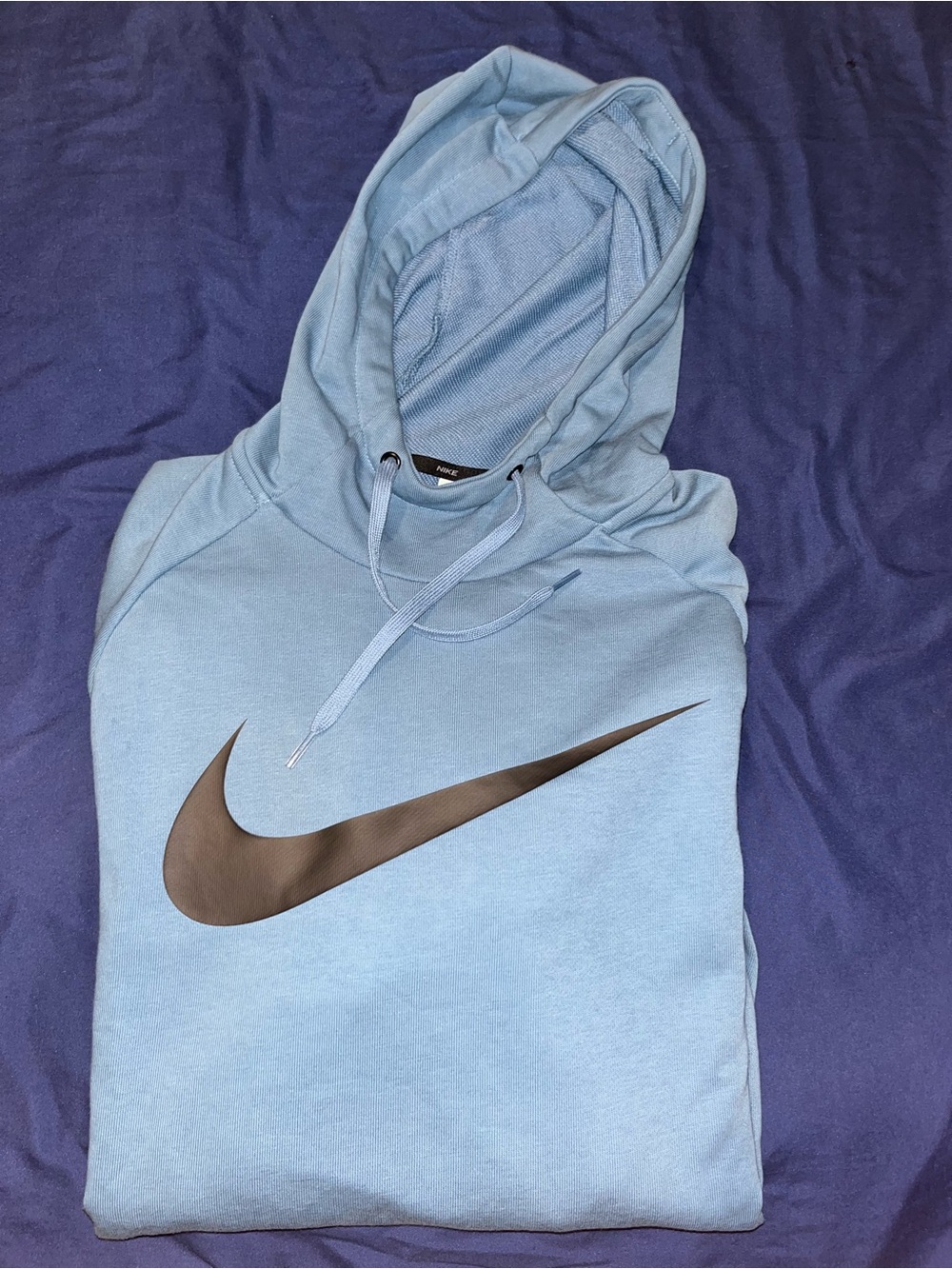 Nike Men’s Size Medium Light Blue Pullover Hoodie with Black Swoosh